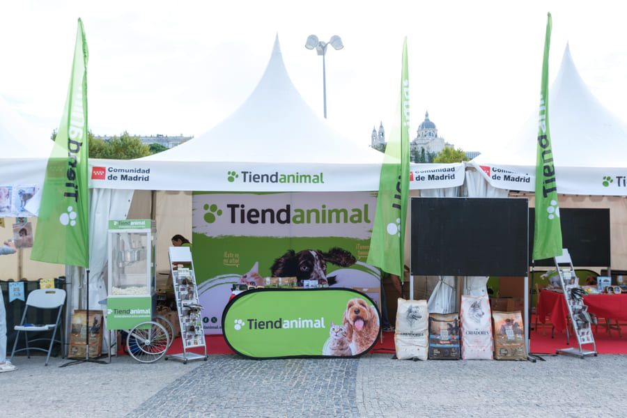 Acciones solidarias de Tiendanimal en 2025