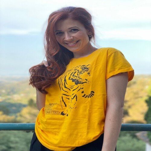Animal totem camiseta tigre amarillo para mujer thumbnail