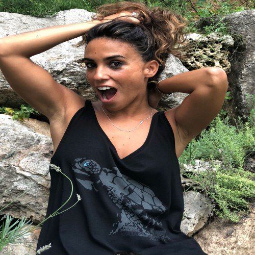 Animal totem camiseta tirantes tortuga color negro para mujer thumbnail