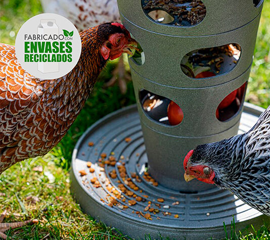 Finca Casarejo Comedero Interactivo para Gallinas thumbnail