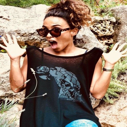 Animal totem camiseta tirantes tortuga color negro para mujer thumbnail