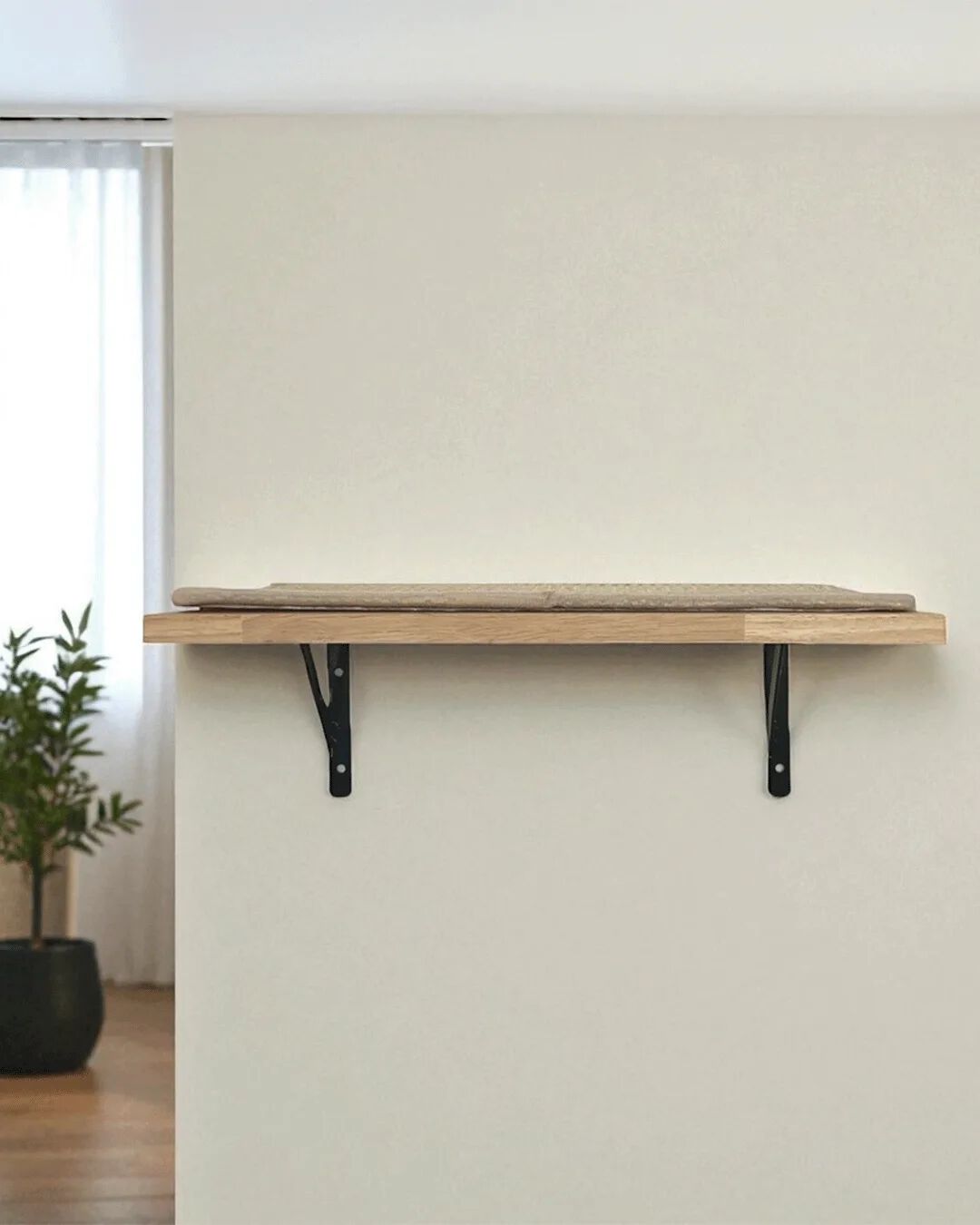 Althea Living - Estanteria para gatos Ancla, madera de caucho y sisal thumbnail