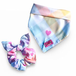 Puppies & Pom Poms Vichy Pastel Paquete de bandana y coletero para perros
