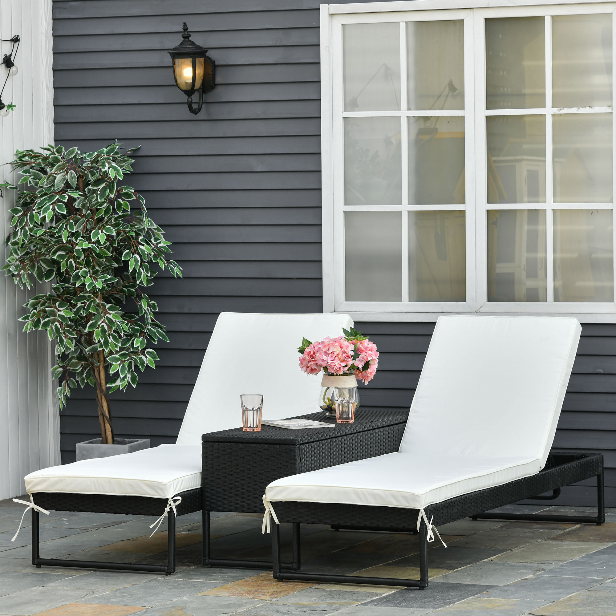 Outsunny Conjunto de 2 Tumbonas de Jard&iacute;n con Cojines Acolchados Rat&aacute;n con Mesa Auxiliar para Piscina o Terraza Carga 160 kg 195x60x86 cm Acero Negro, , large Imagen numero 2