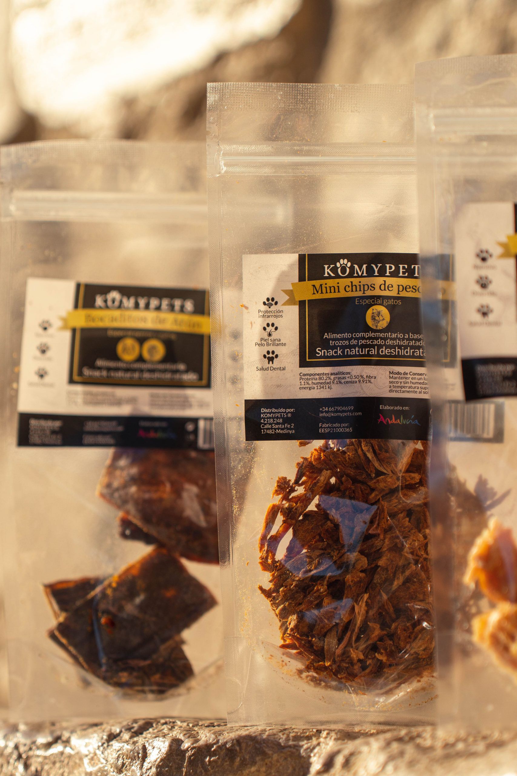 Snacks naturales de mini chips de pescado deshidratados Komypets, , large Imagen numero 3