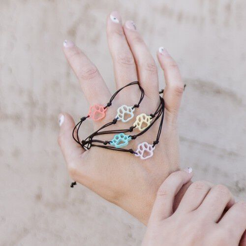 Seron pulsera con huella de perro amarillo, , large Imagen numero 2