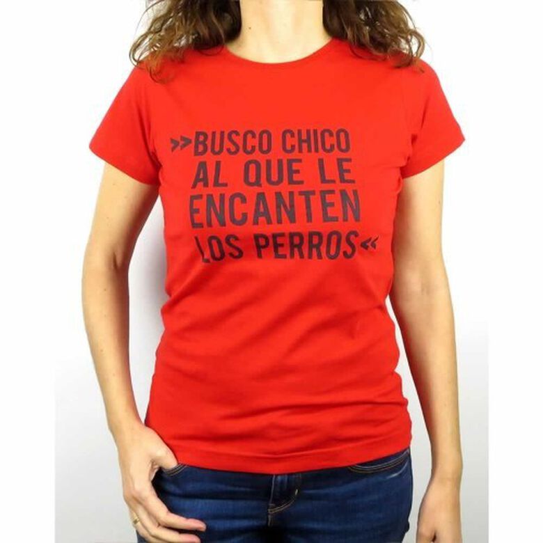 Camiseta mujer &quot;Busco chico al que le encanten los perros&quot; color Rojo thumbnail