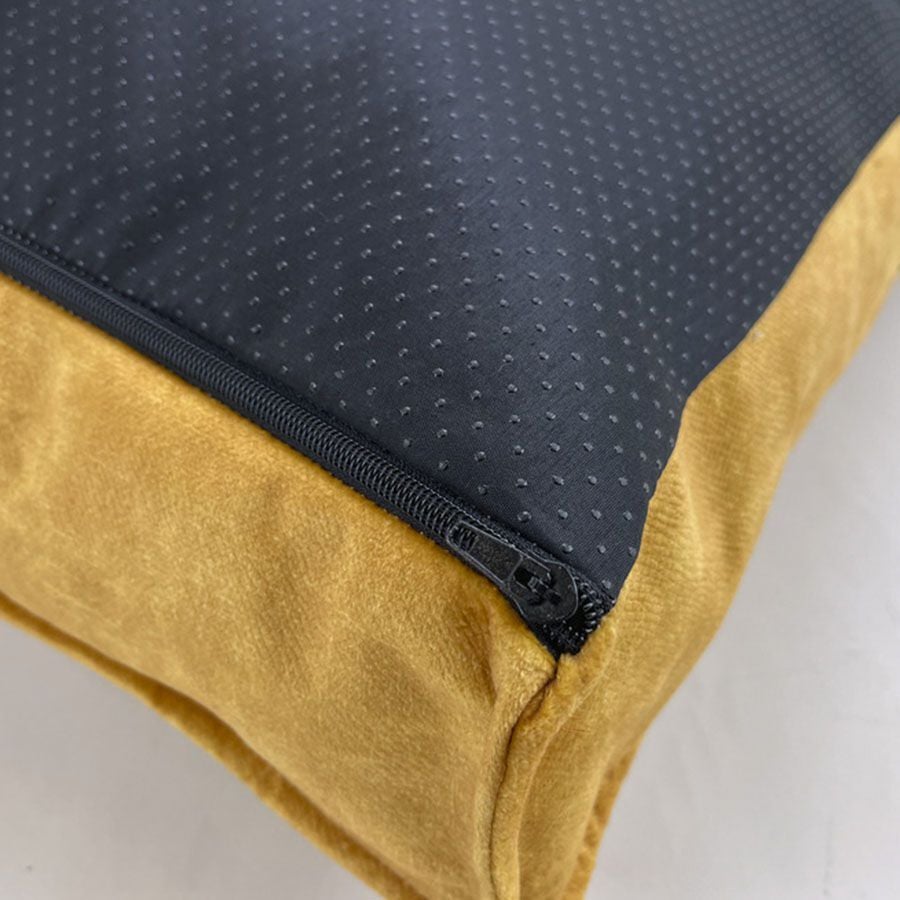 Leeby Colchoneta Impermeable y Desenfundable Dorada para perros thumbnail