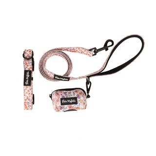 Petite Mafalda Pack Collar + Correa + Porta Bolsas con Estampado de Flores rosas para perros