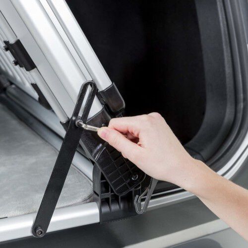 Rejilla trasera para el coche color Metálico thumbnail