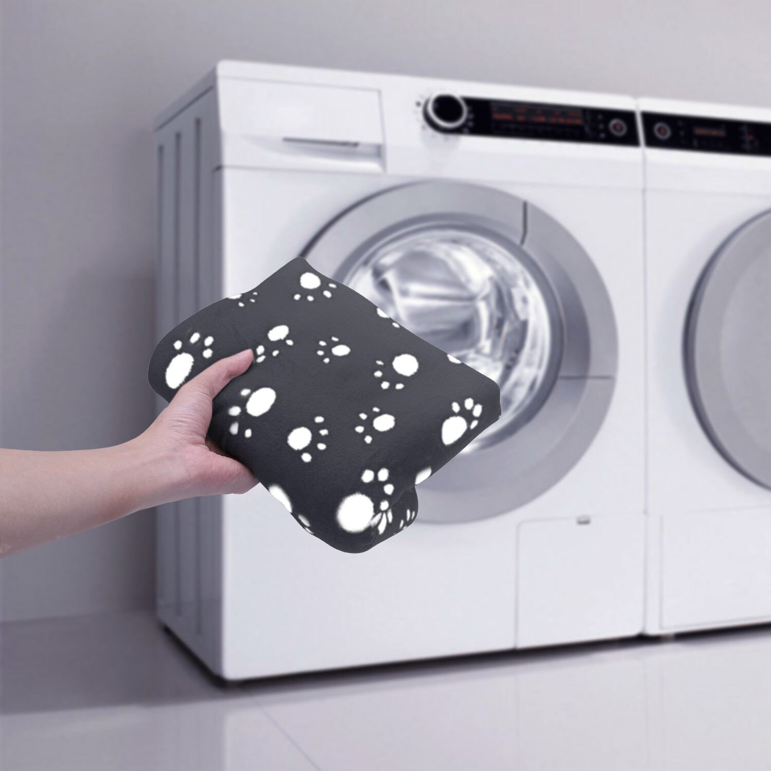 Nobleza Manta Suave de Felpa Negro para perros y gatos thumbnail