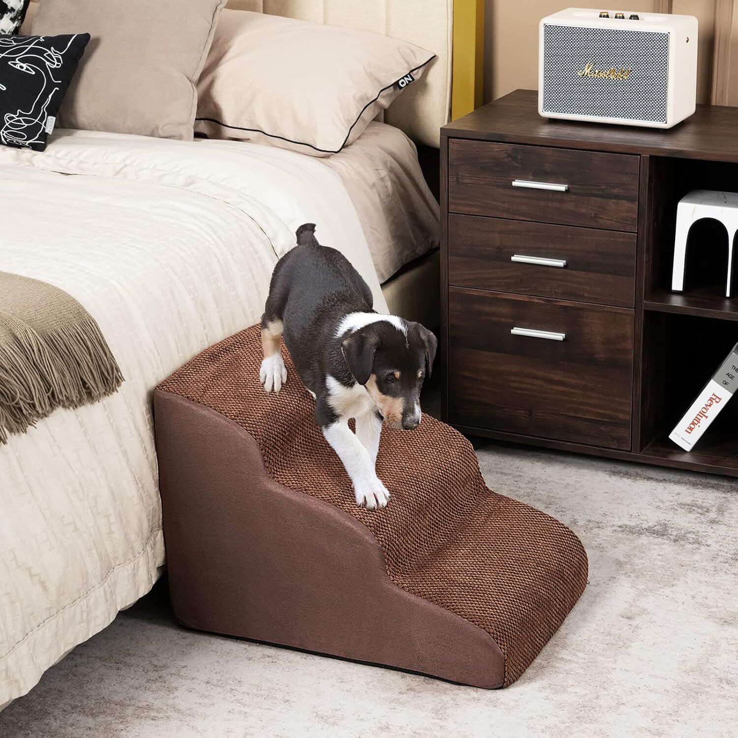 COSTWAY Rampa para Perros de Espuma de 4 Niveles, Escalera para Mascotas con Funda Lavable, Escala para Perros con Huellas de Silicona Pelda&ntilde;os Antideslizantes para Sof&aacute;s Altos (marr&oacute;n 4 escaleras), , large Imagen numero 2