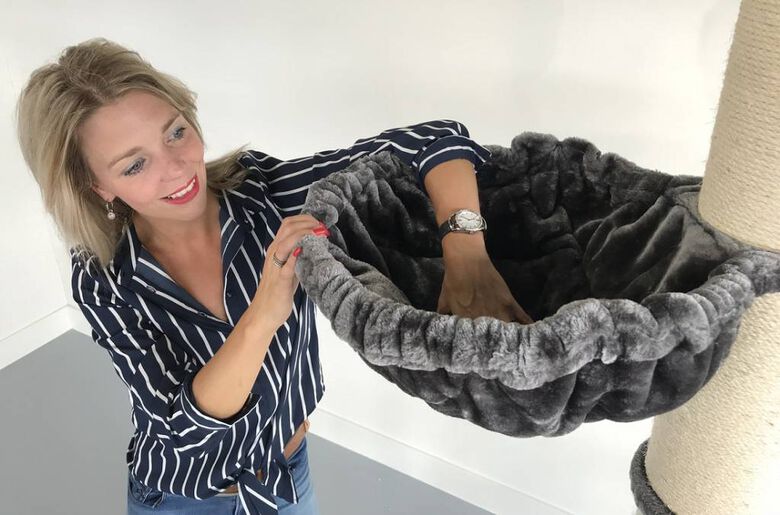 Rascador Maine Coon Tower Plus para gatos color Beige y negro thumbnail