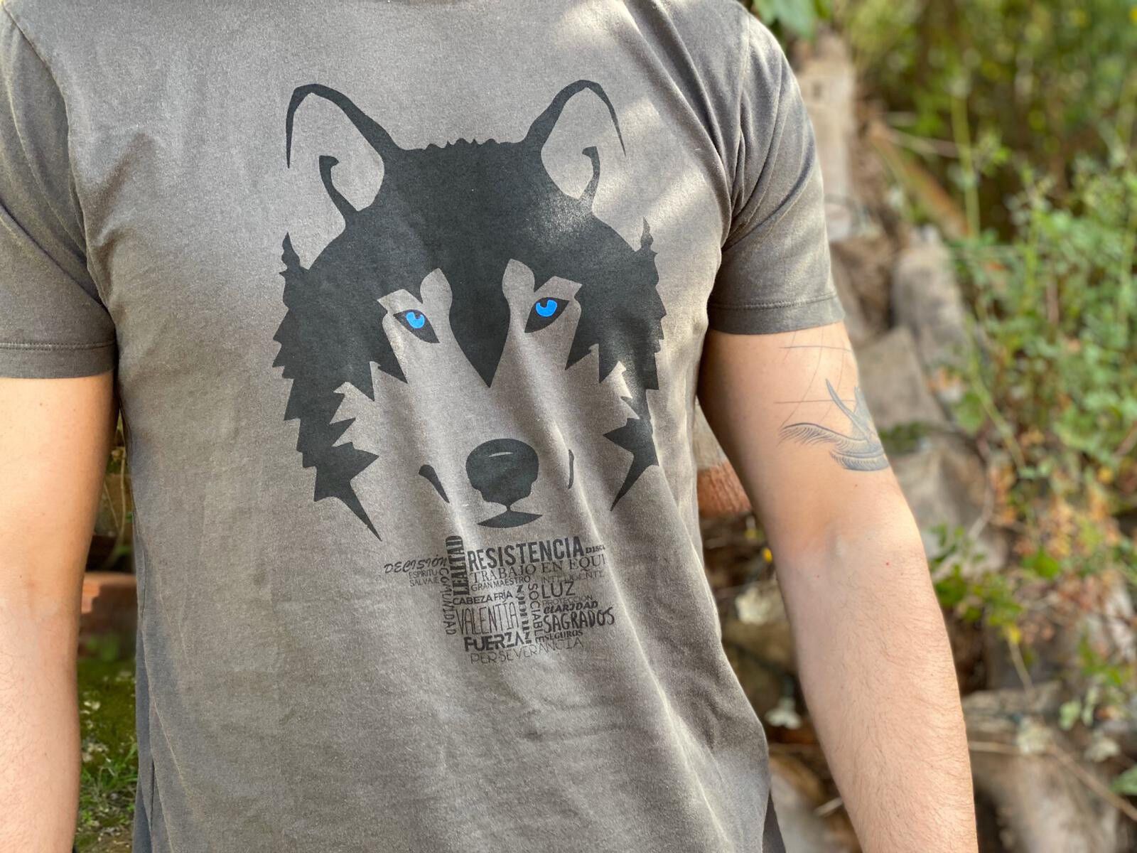 Camiseta lobo hombre color Gris thumbnail
