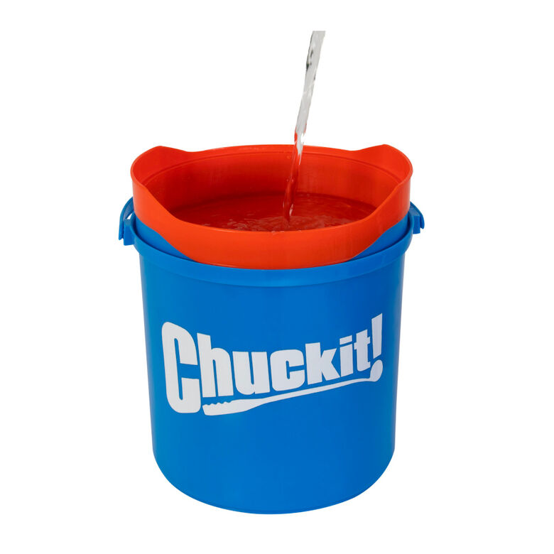 Chuckit! Amphibious Mega Pelota Grande para perros thumbnail