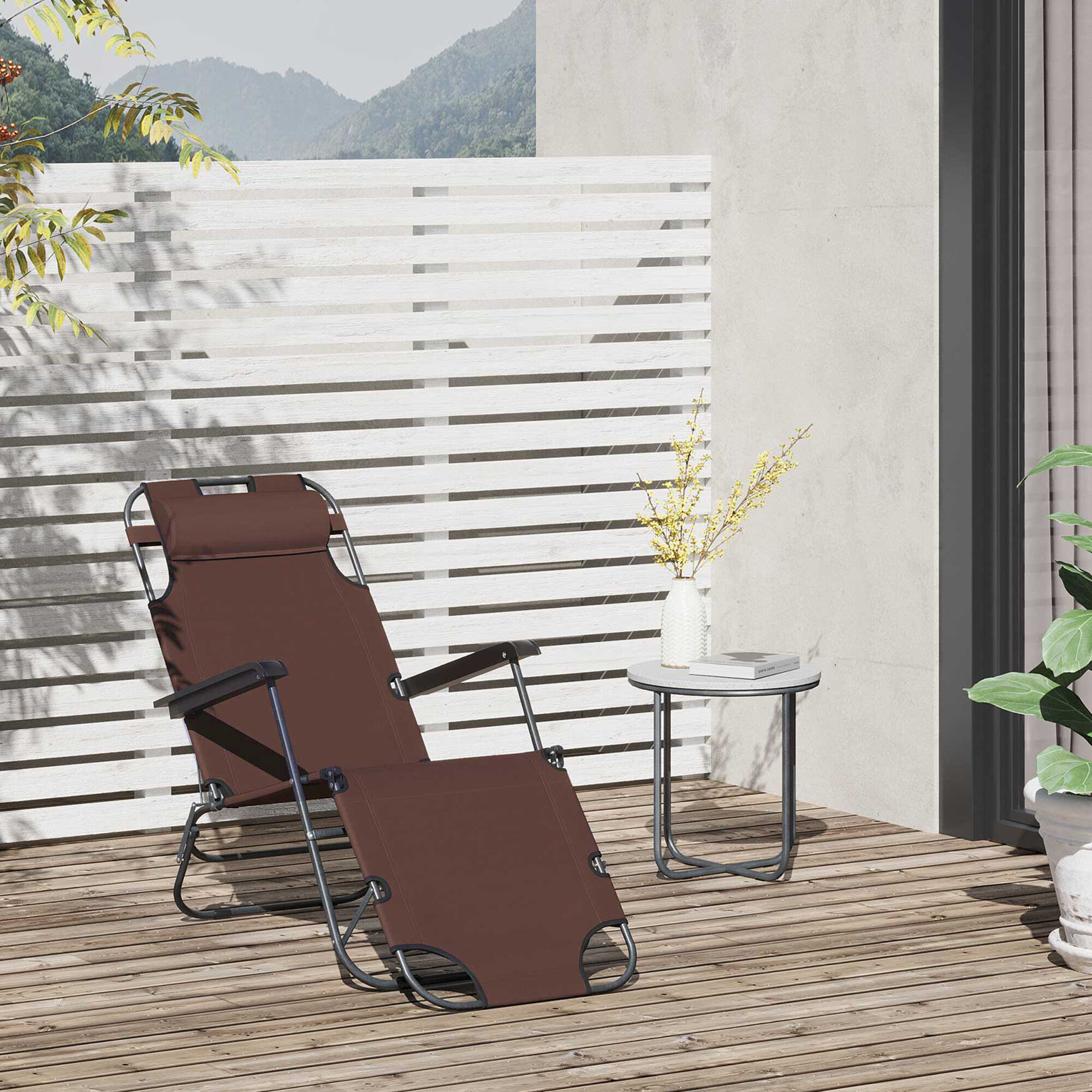 Outsunny Tumbona Reclinable y Plegable Silla de Playa Tumbona Relax Plegable con Respaldo Ajustable Reposabrazos Almohada y Reposapi&eacute;s para Jard&iacute;n Balc&oacute;n Carga 136 kg 135x60x89 cm Marr&oacute;n, , large Imagen numero 2