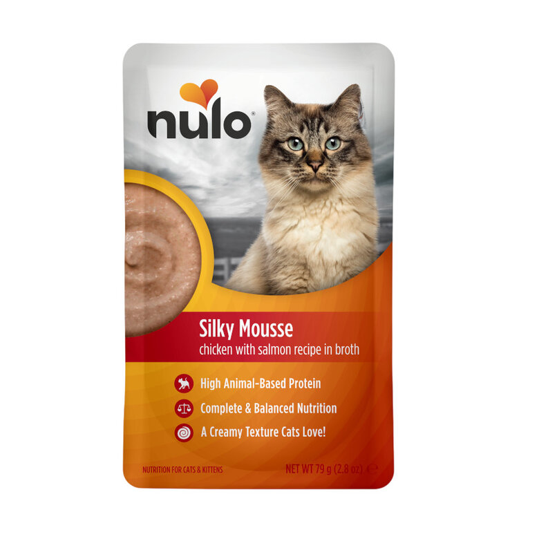 79 g Nulo Silky Mousse Pollo con Salmon Sobres para gatos