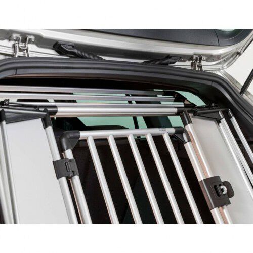 Rejilla para la parte trasera del coche color Metálico thumbnail