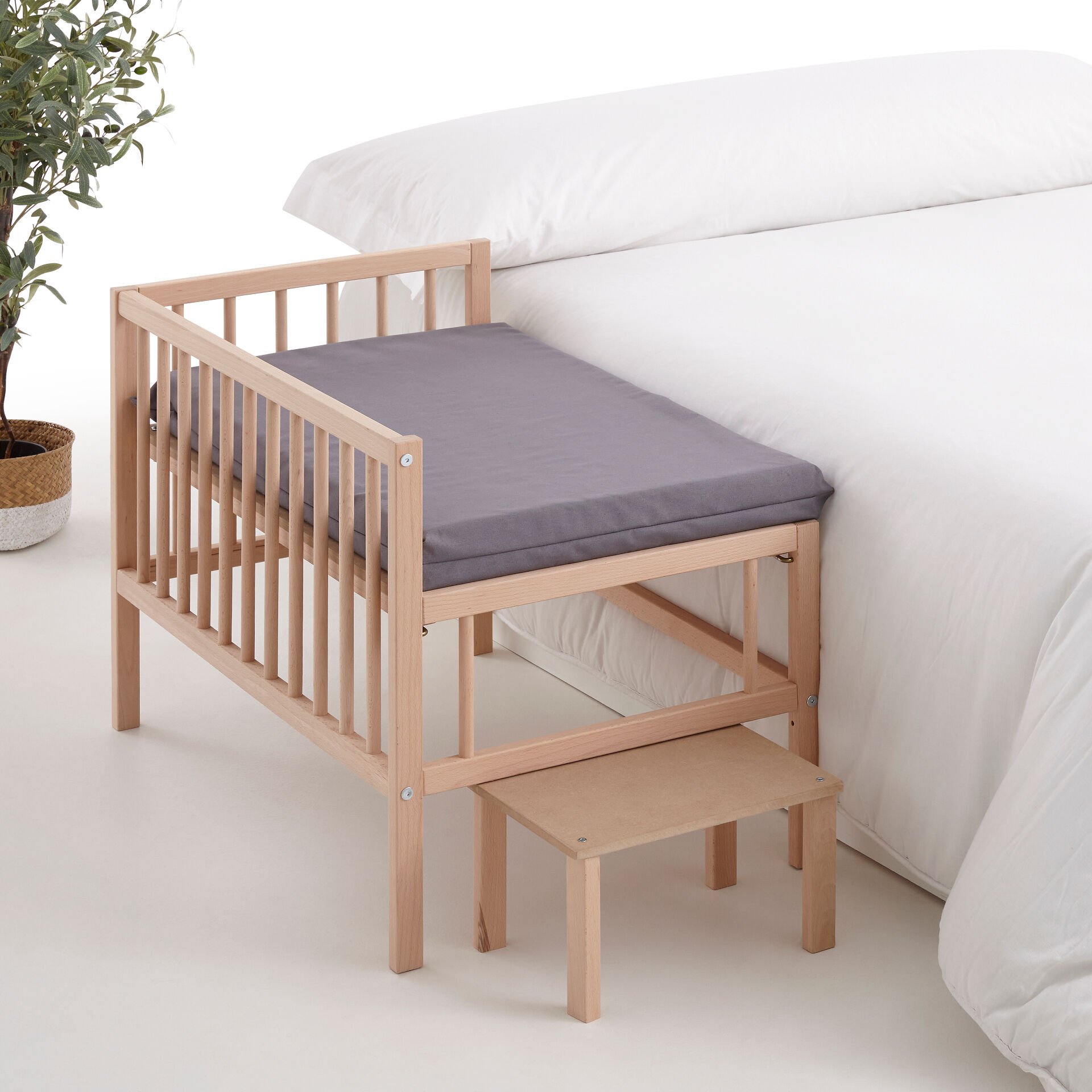 Cool Dreams Pet Cama elevada de madera con escalera para mascota thumbnail