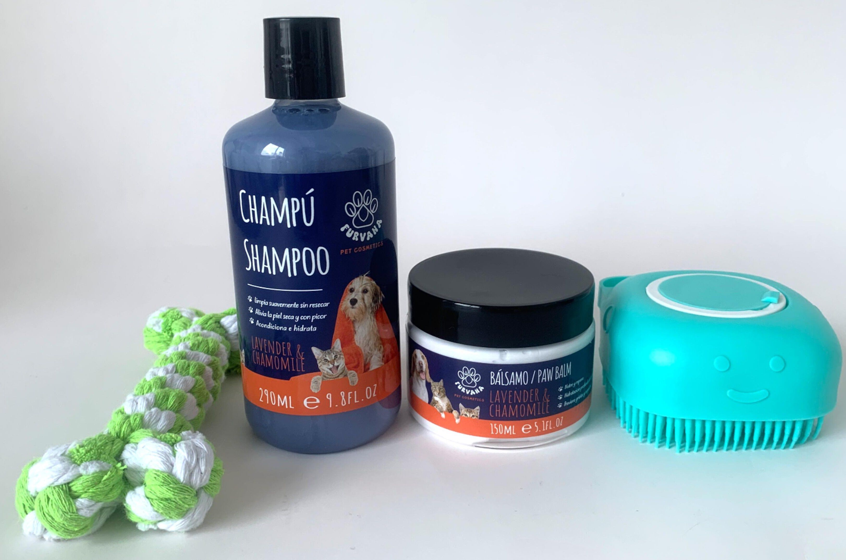FURVANA Set de Regalo Cepillo + Mordedor para Perro (Champ&uacute; 290 ml + B&aacute;lsamo Almohadillas 150 ml + Cepillo Limpiador + Juguete Mordedor), , large Imagen numero 2