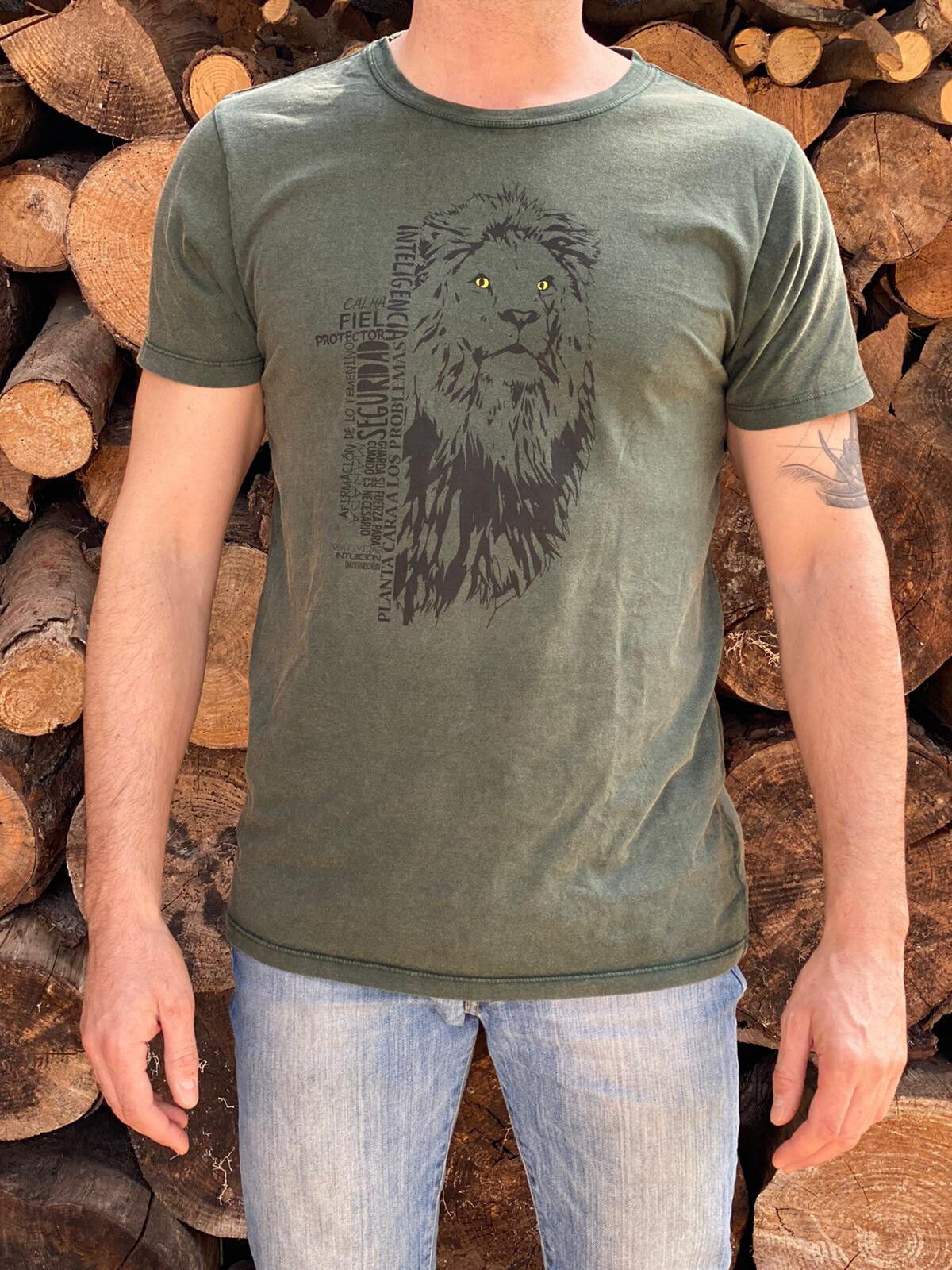 Camiseta para hombre Animal Totem león color verde thumbnail