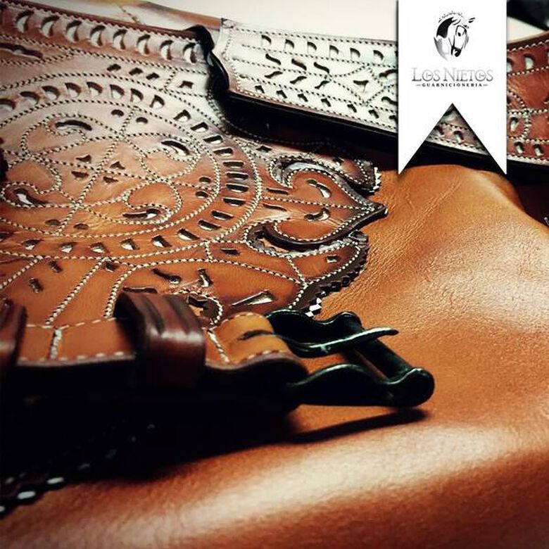 Guarnicioneria Los Nietos Guantes De Equitación Confort Color Marrón Equipamiento Para El Caballo thumbnail