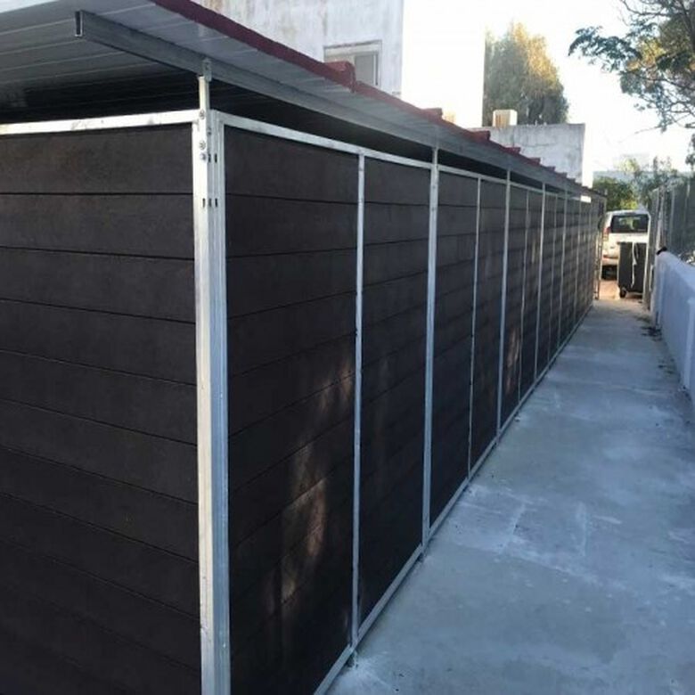 Lateral trasero de polietileno color Metal thumbnail