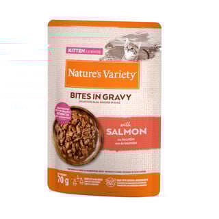 Nature's Variety Kitten Bocaditos de Salmon Sobre en Salsa para gatos