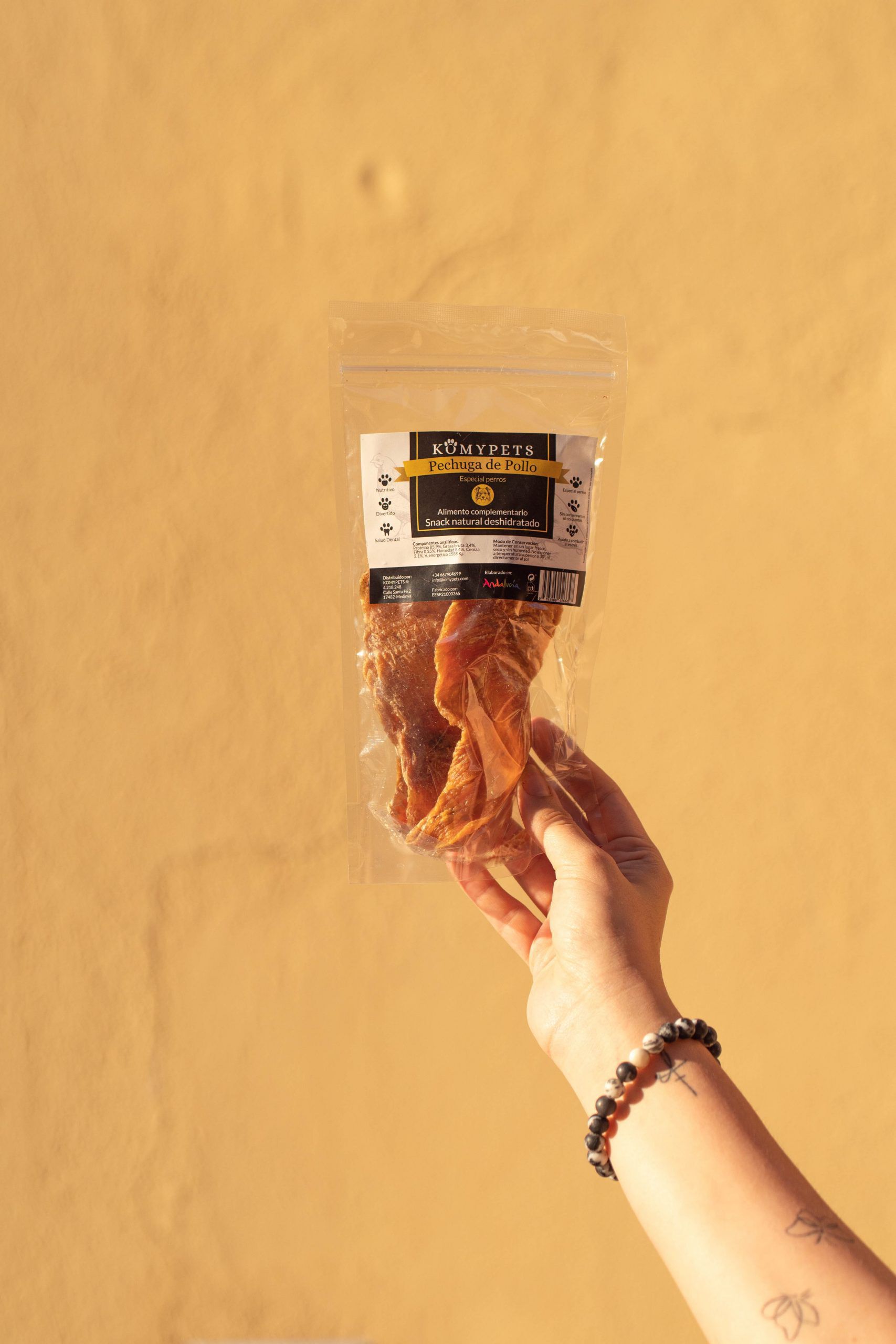 Snacks naturales de pechuga de pollo deshidratada Komypets, , large Imagen numero 3