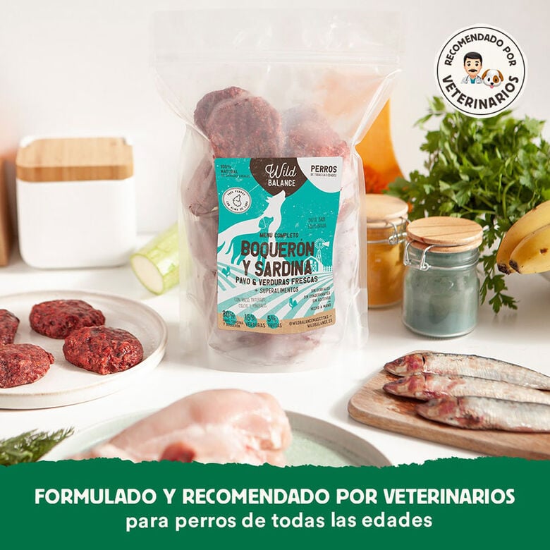 Wild Balance menús completos BARF sabor boquerón, sardina y pavo para perros thumbnail