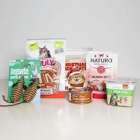 Christmas Pack para gato de Wuapu con snacks, juguetes y alimento húmedo