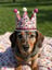 Gorro de cumplea&ntilde;os forma de corona - - Hecha a mano - Estampado de Perro Salchicha Feliz - Rosa, , large indicador imagen numero 3