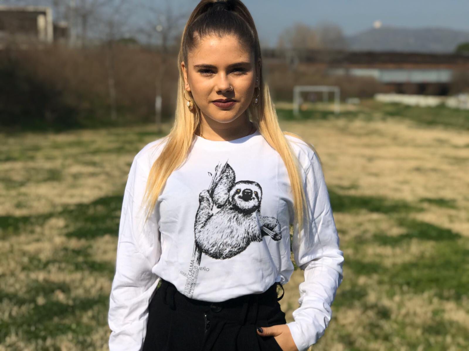 Camiseta unisex perezoso color Blanco thumbnail