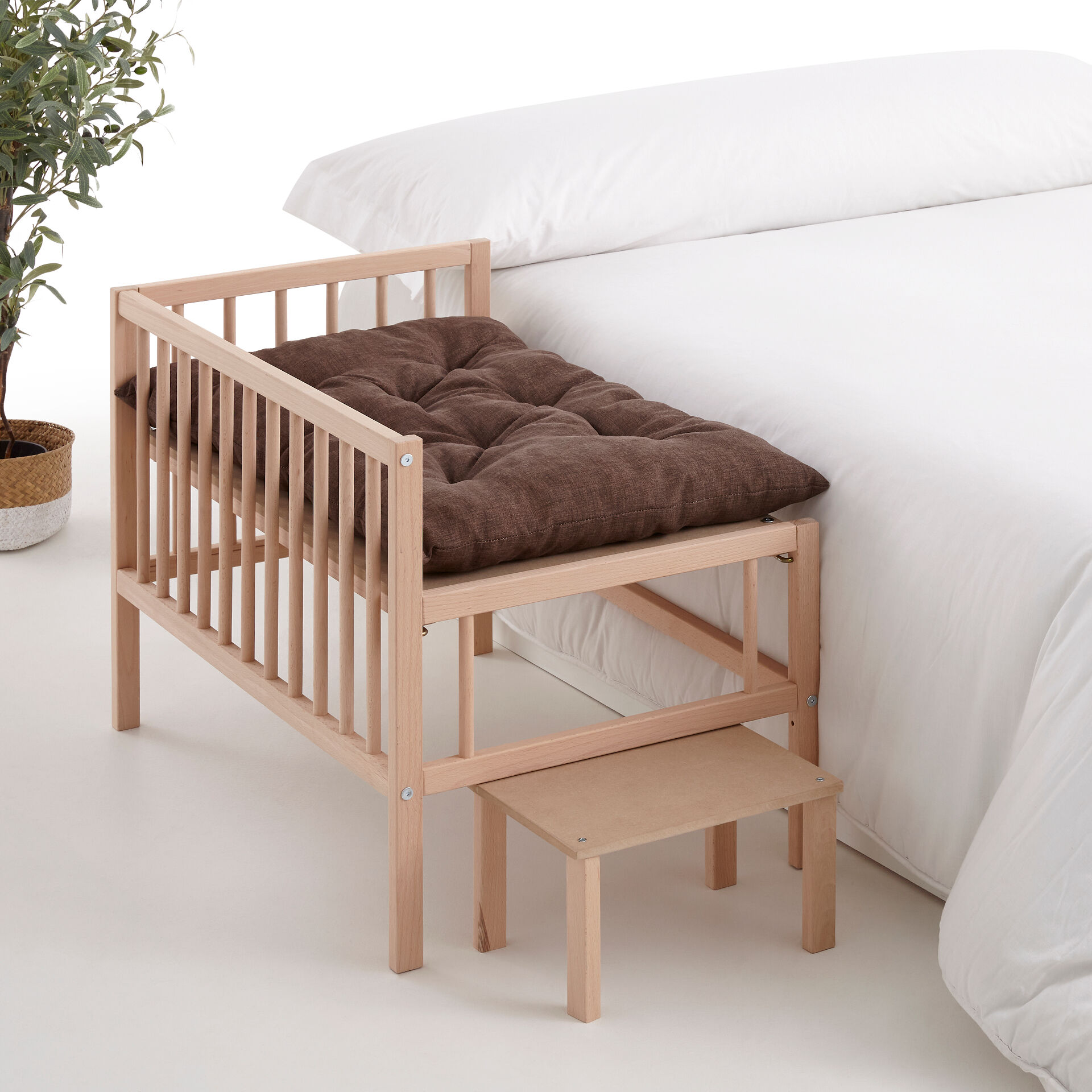 Cool Dreams Pet Cama elevada de madera con escalera para mascota thumbnail