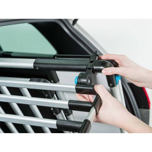 Rejilla para la parte trasera del coche color Metálico thumbnail