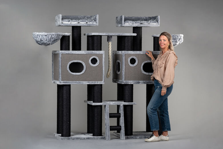 Rascador Royal Cat Palace color Gris y Negro thumbnail