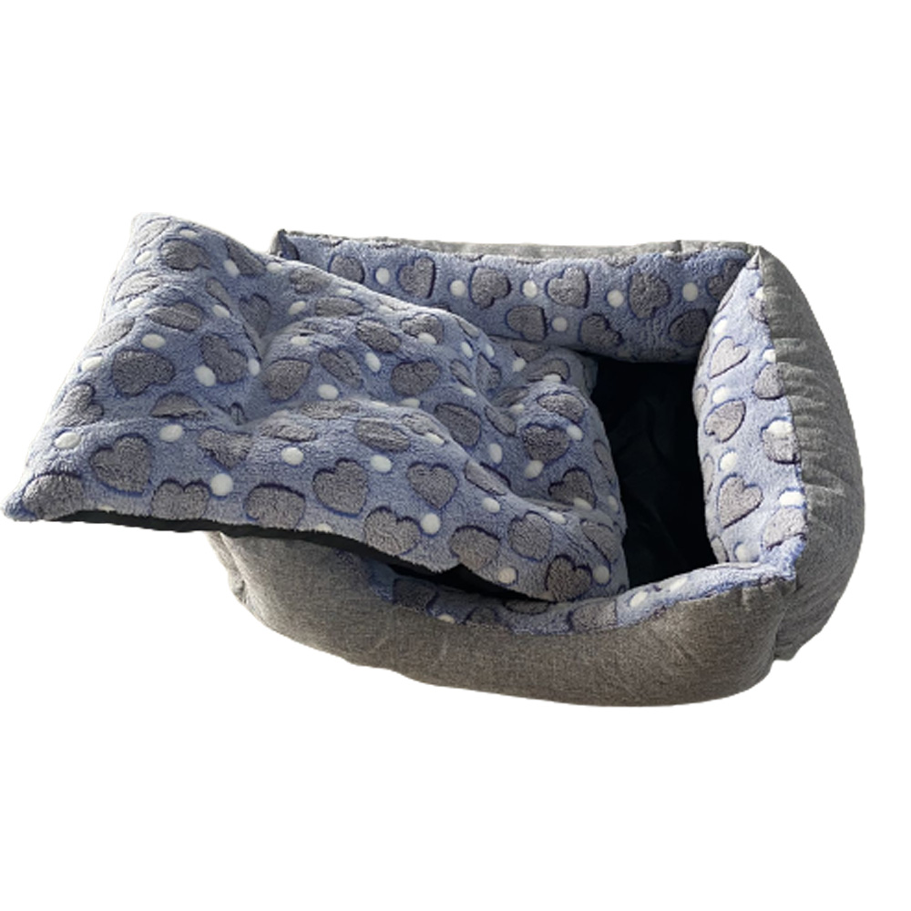 Cama de Mascota Modelo Rectangular con Felpa. Modelo Corazones